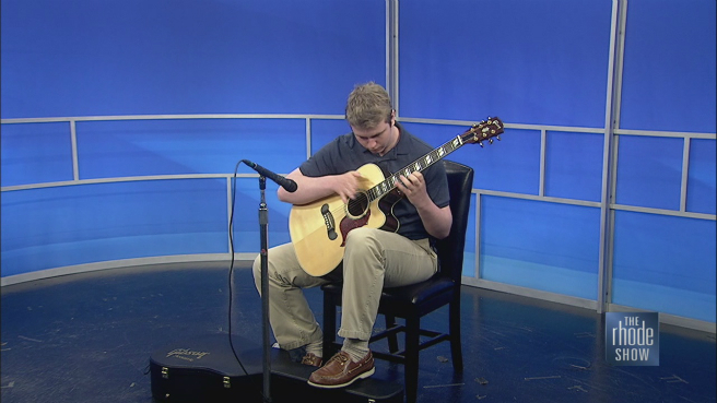 Thatcher performing on The Rhode Show